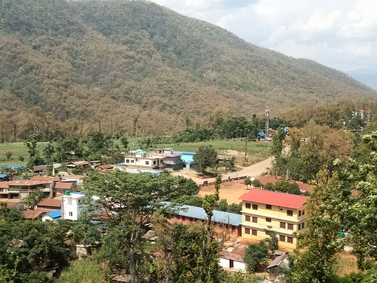 'एक गाग्री पानी लिन दुई घण्टा उकालीओराली'